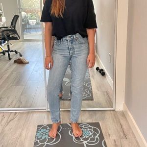 Levi 501’s light wash size 24